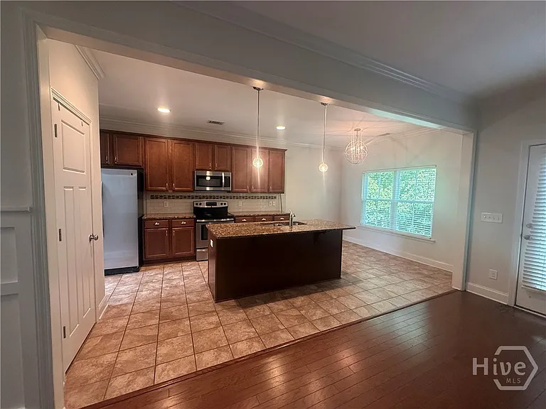 73 Waverly Ln — Photo 5
