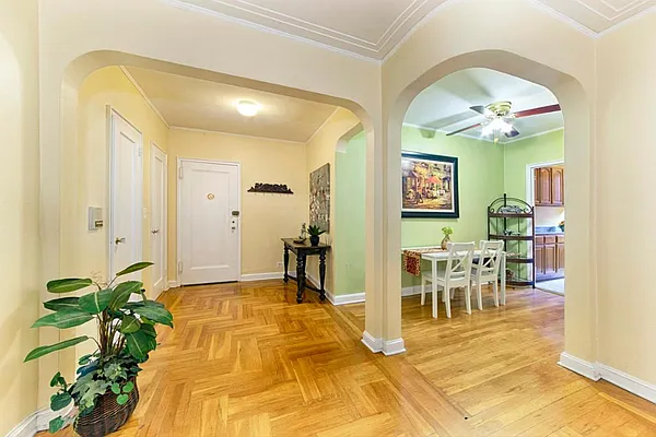 Sold by Foxworth Realty | media 25