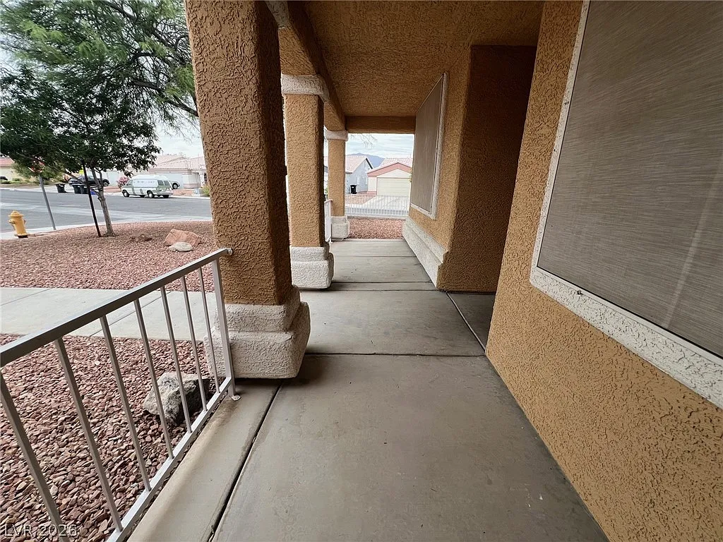 4 bed, 2.0 bath, 1590 sqft, $1,995 — Photo 4