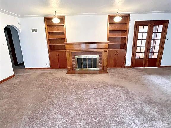 4th image of 1911 Foster Dr