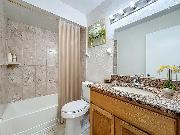 Images Condominiums — Photo 27