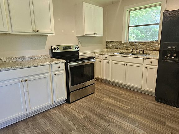 2nd image of 10 William Dr