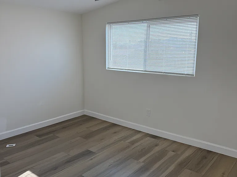 444 Grand Ave #I — Photo 3