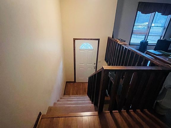 5th image of 1606 Theresa Ln
