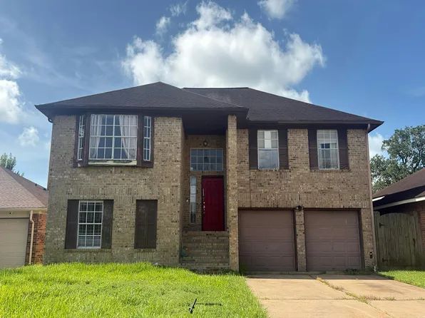 110 Almond Dr, Lake Jackson, TX 77566