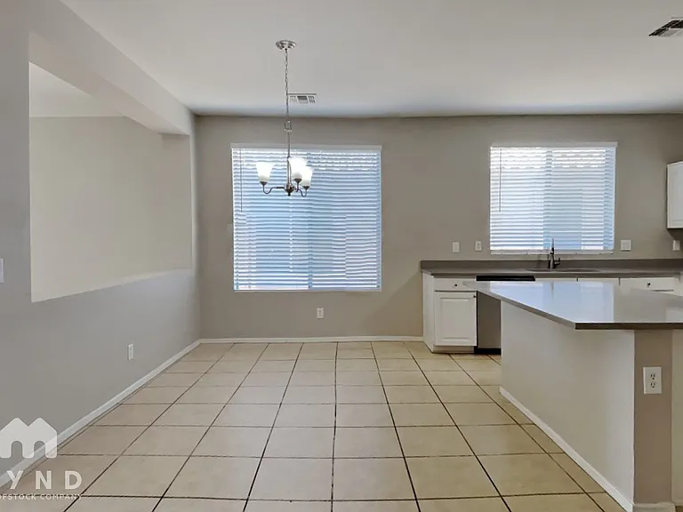6834 S 30th Ln — Photo 5