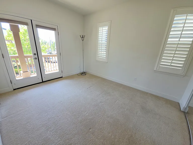 4887 Thorndike Ln — Photo 46