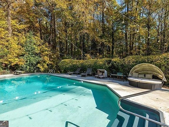 2nd image of 10905 Shallowford Rd