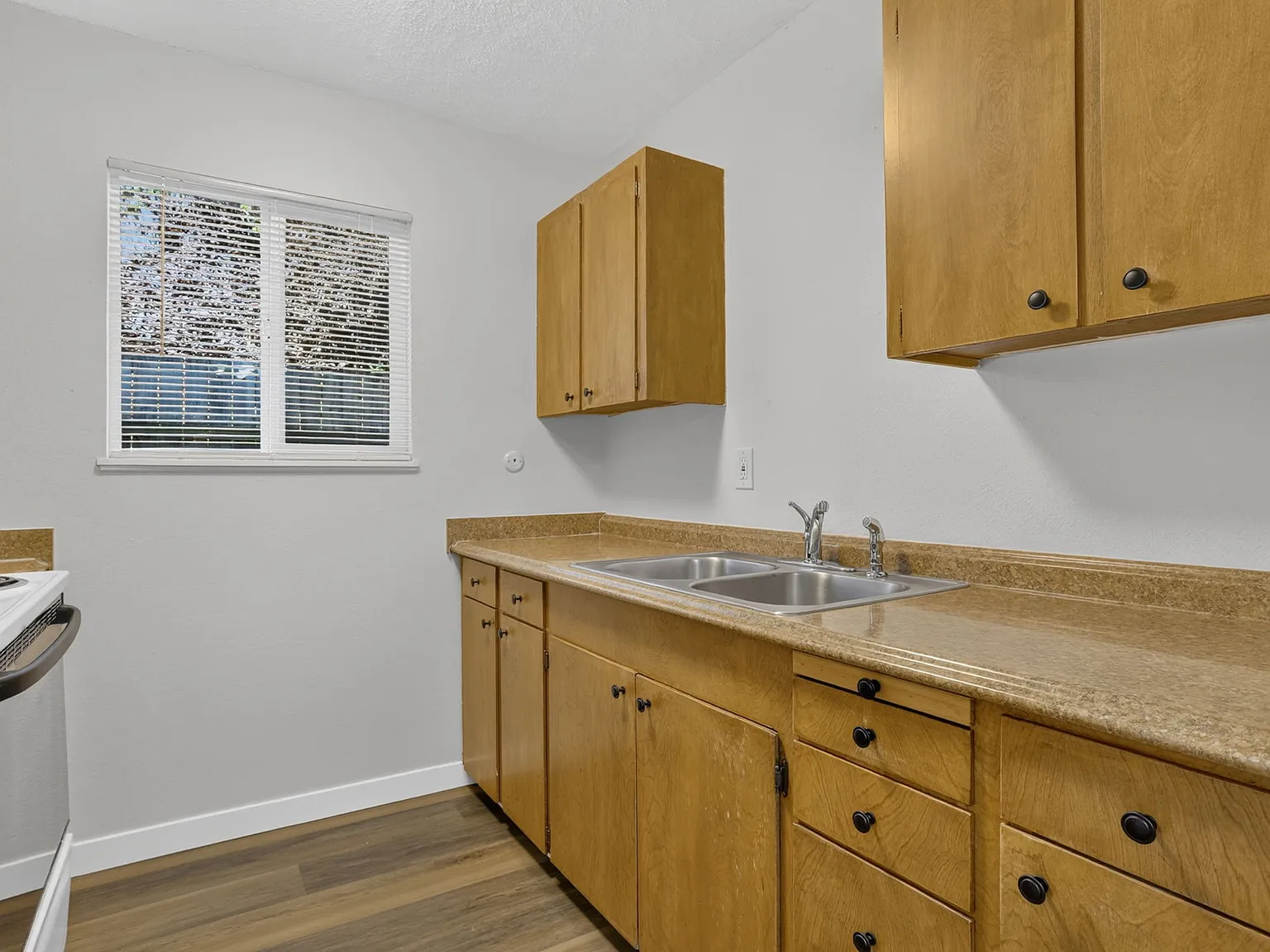 2 bed, 800 sqft, $1,795 — Photo 3