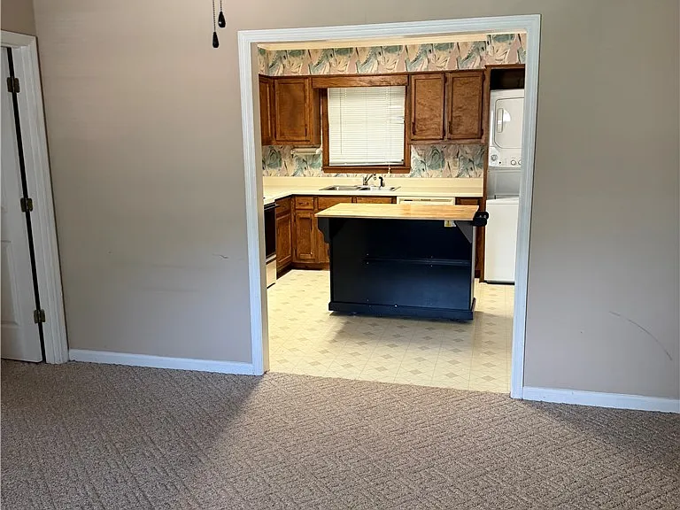 102 Barrington Dr #1 — Photo 7