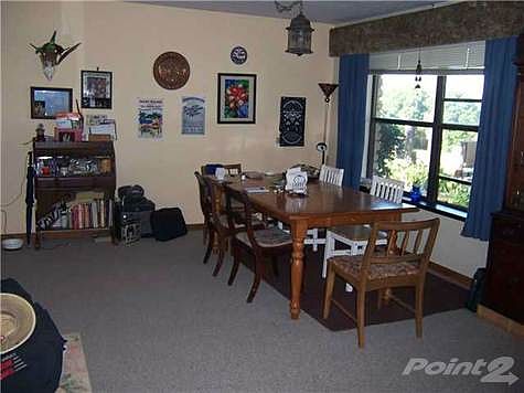 8210 St Pk Rd dining