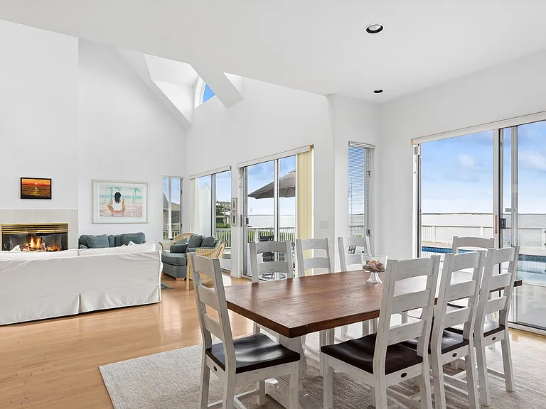 135 Edgemere Dr — Photo 13