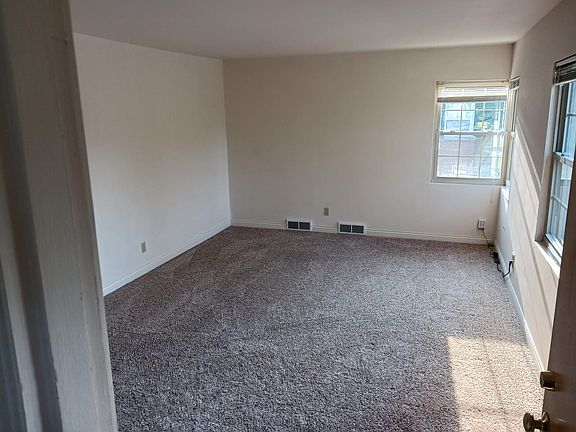 5th image of 345 Orchard Dr