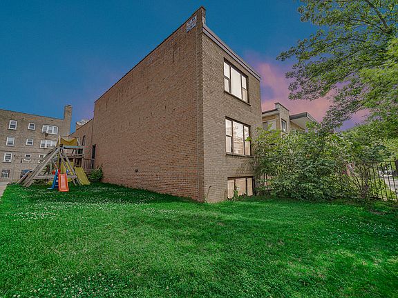 2nd image of 2620 W Foster Ave APT 1