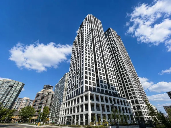 36 Elm Dr W #3008, Mississauga, ON L5B 0N3