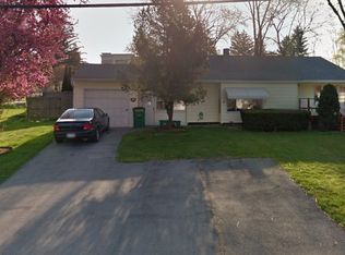 6 E Dogwood Dr, Poughkeepsie, NY