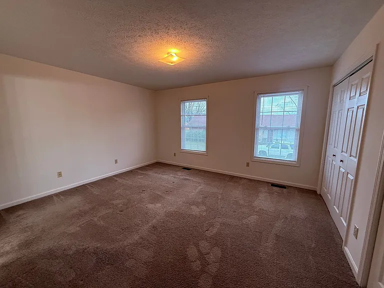 65 Majestic Dr — Photo 9