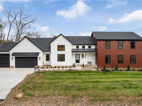 5858 Springlake Rd NW, Canton, OH 44718