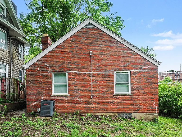 937 Grand Ave — Photo 23