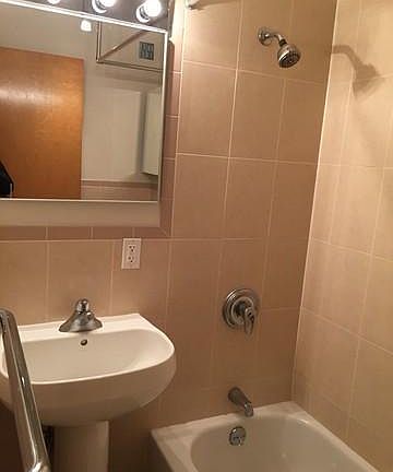 5th image of 221 Van Brunt St APT 4A