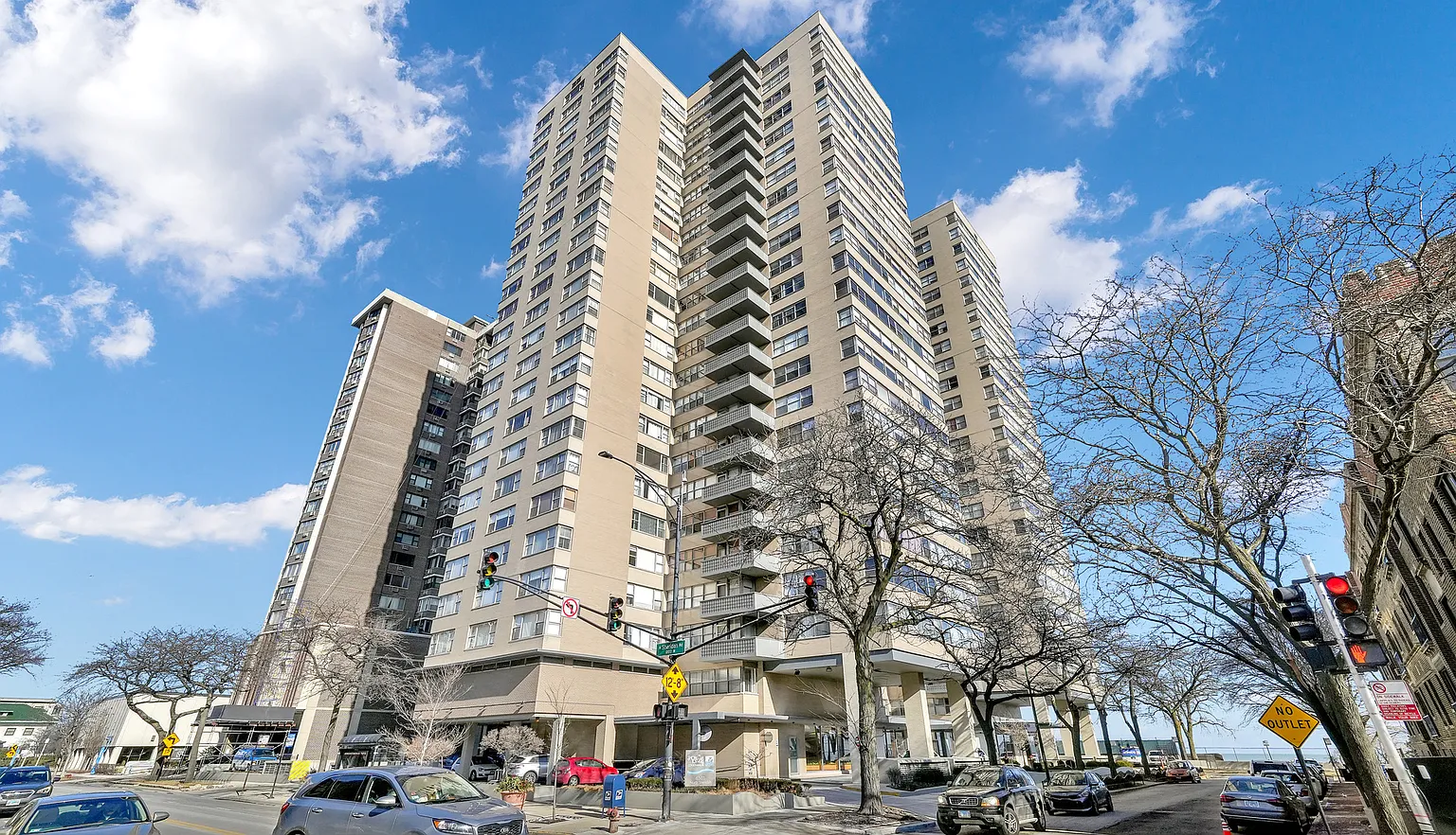 6301 N Sheridan Rd APT 2U photo 1