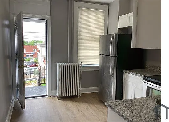 2875 Mayfield Ave #A — Photo 11
