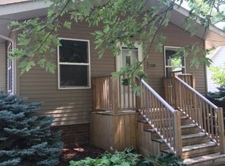 118 S Lubeck St, Holstein, IA 51025