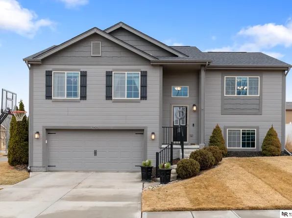 16428 Redman Ave, Omaha, NE 68116