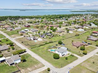 600 Lake Shadow Dr, Lavon, TX 75166