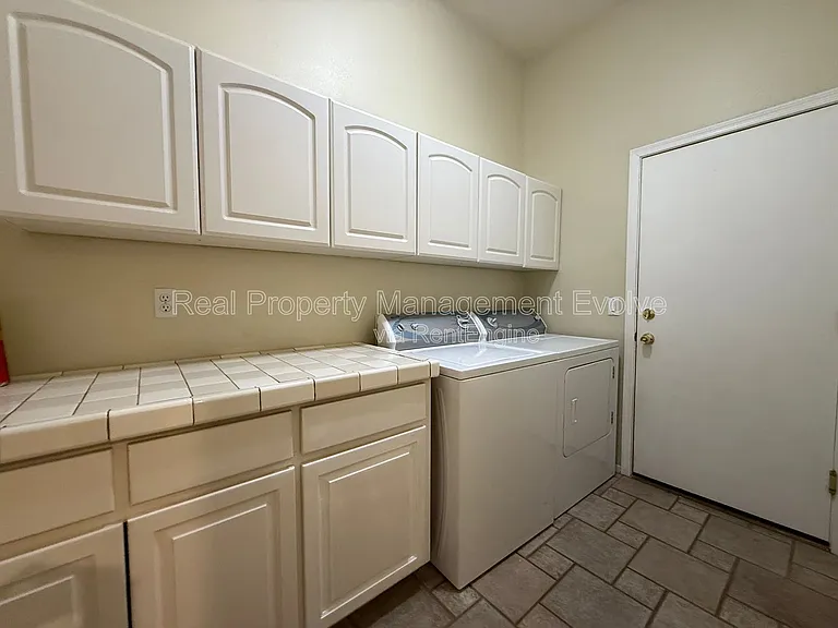 4381 E Sundance Ct — Photo 32