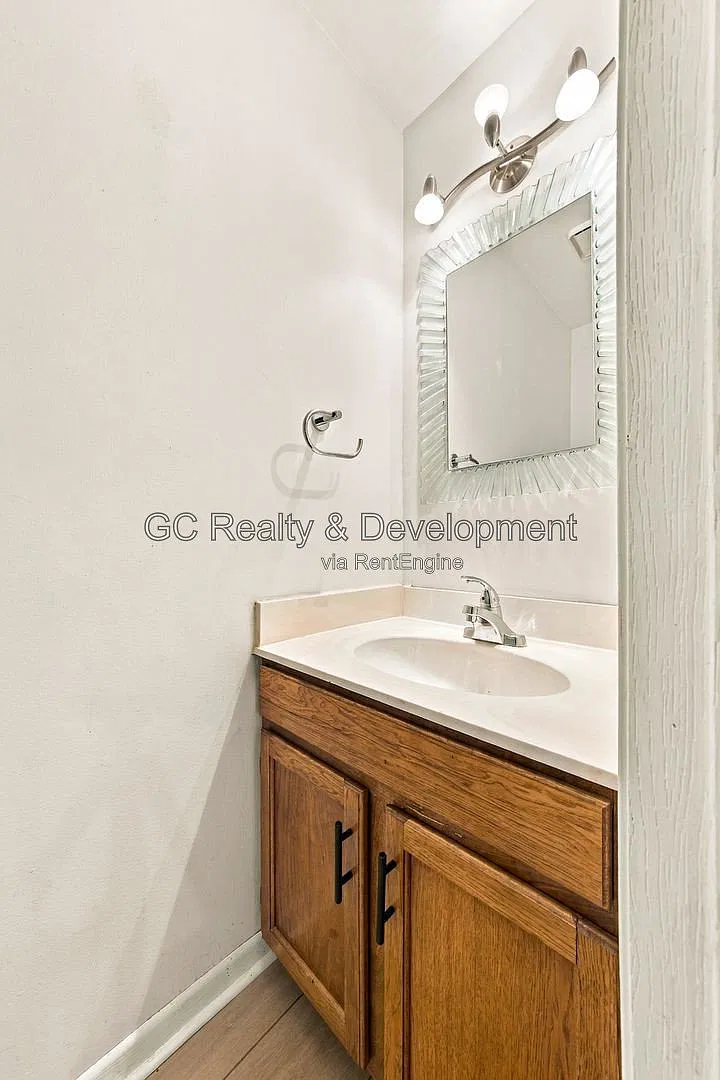 2 bed, 1.5 bath, 1422 sqft, $2,295 — Photo 4