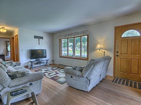 3rd image of 31 Northfork Dr