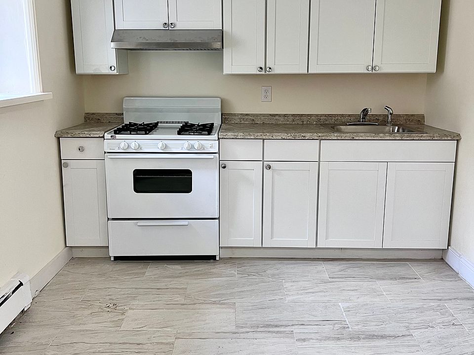 1st image of 109 Cowles Ave Floor Basement