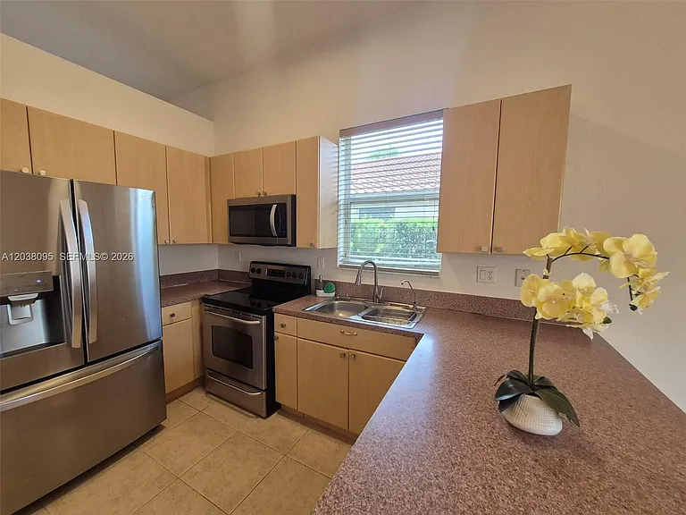 5033 SW 134th Ave — Photo 8