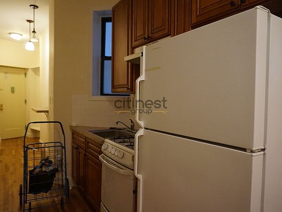 2nd image of 545 Bergen St #A2