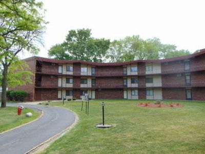 2301 Holiday Ter APT 1, Lansing, IL, 60438