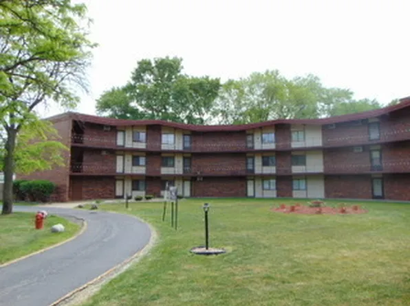 2301 Holiday Ter APT 1, Lansing, IL 60438