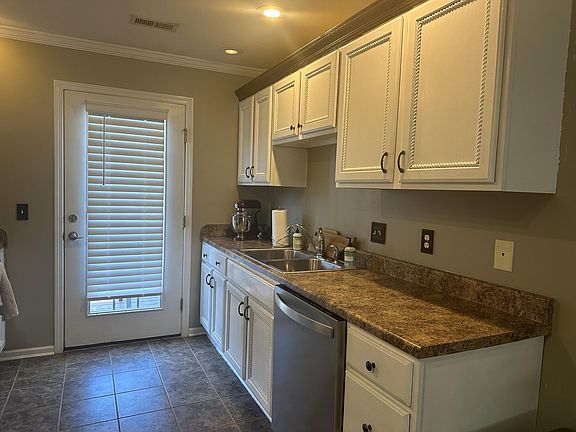 4th image of 1402 Kensington Pl #0