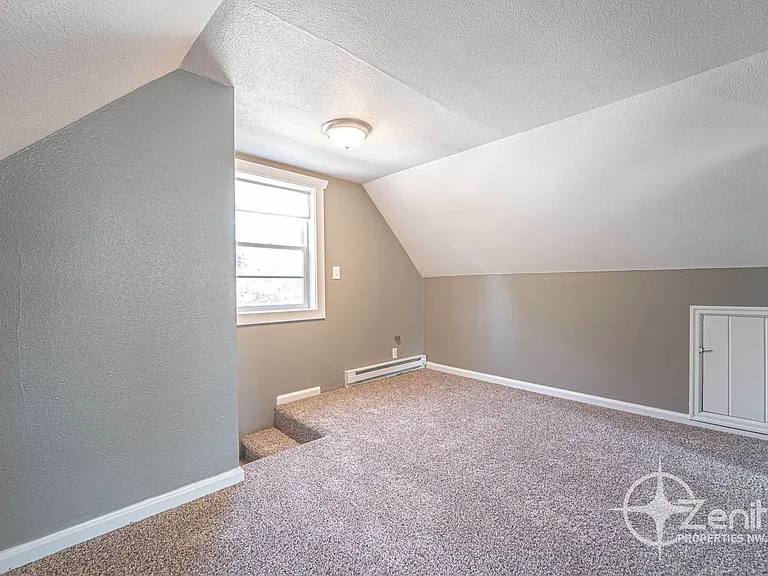 1818 W 22nd St — Photo 18