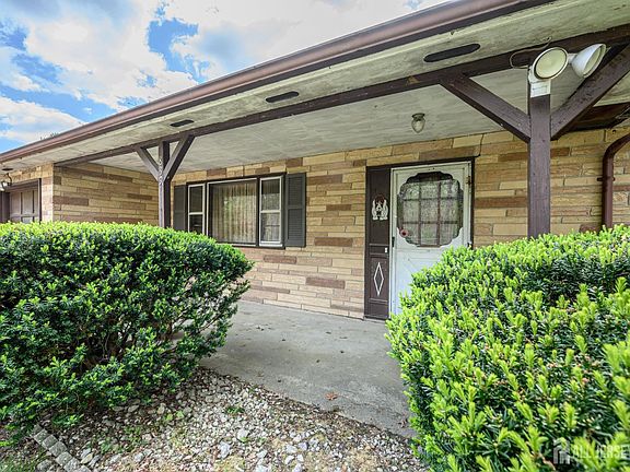 3rd image of 839 Bowman Rd