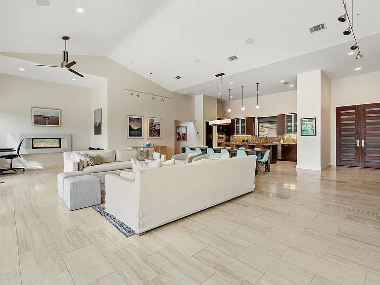 3605 Robbins Rd — Photo 4