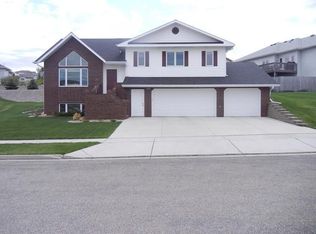 3245 Impala Ln, Bismarck, ND 58503