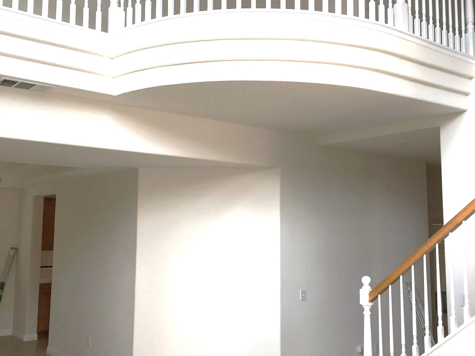 5 bed, 3732 sqft, $3,800 — Photo 2