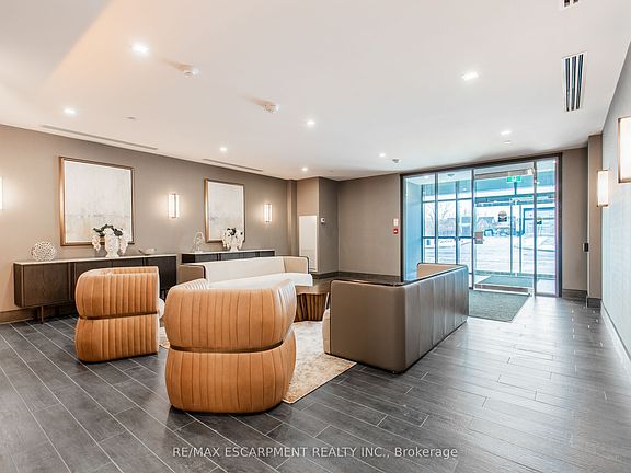 4th image of 470 Dundas St E #417