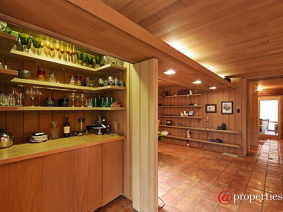 Butler's pantry