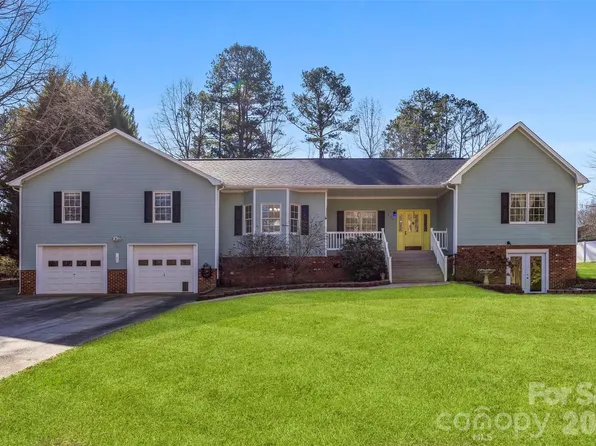 601 Elmwood Cir, Dallas, NC 28034
