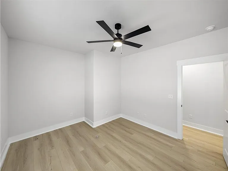 100 Selkirk Dr — Photo 19