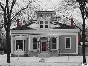 3rd image of 402 W Chicago Blvd
