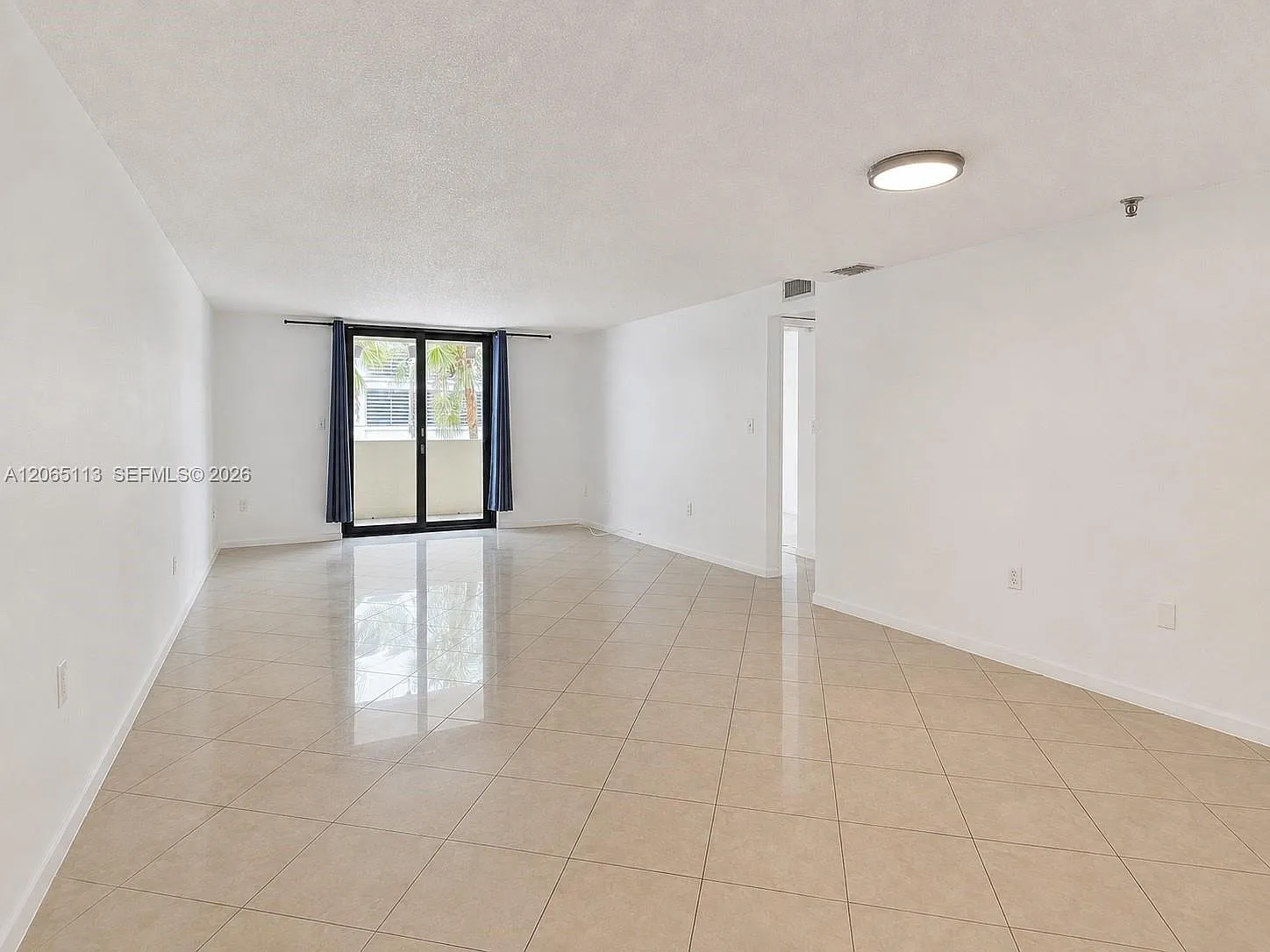 The Georgian Condo — Photo 3