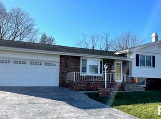 427 Pendik Rd, Jacksonville, IL 62650